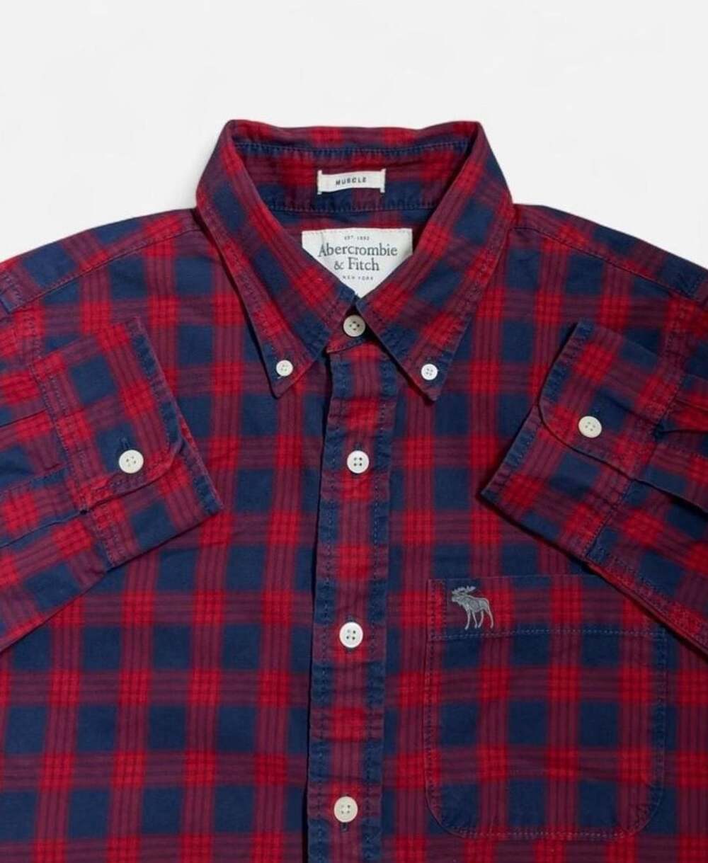 Abercrombie & Fitch Muscle Plaid Button Up Shirt Size L Red Navy Blue